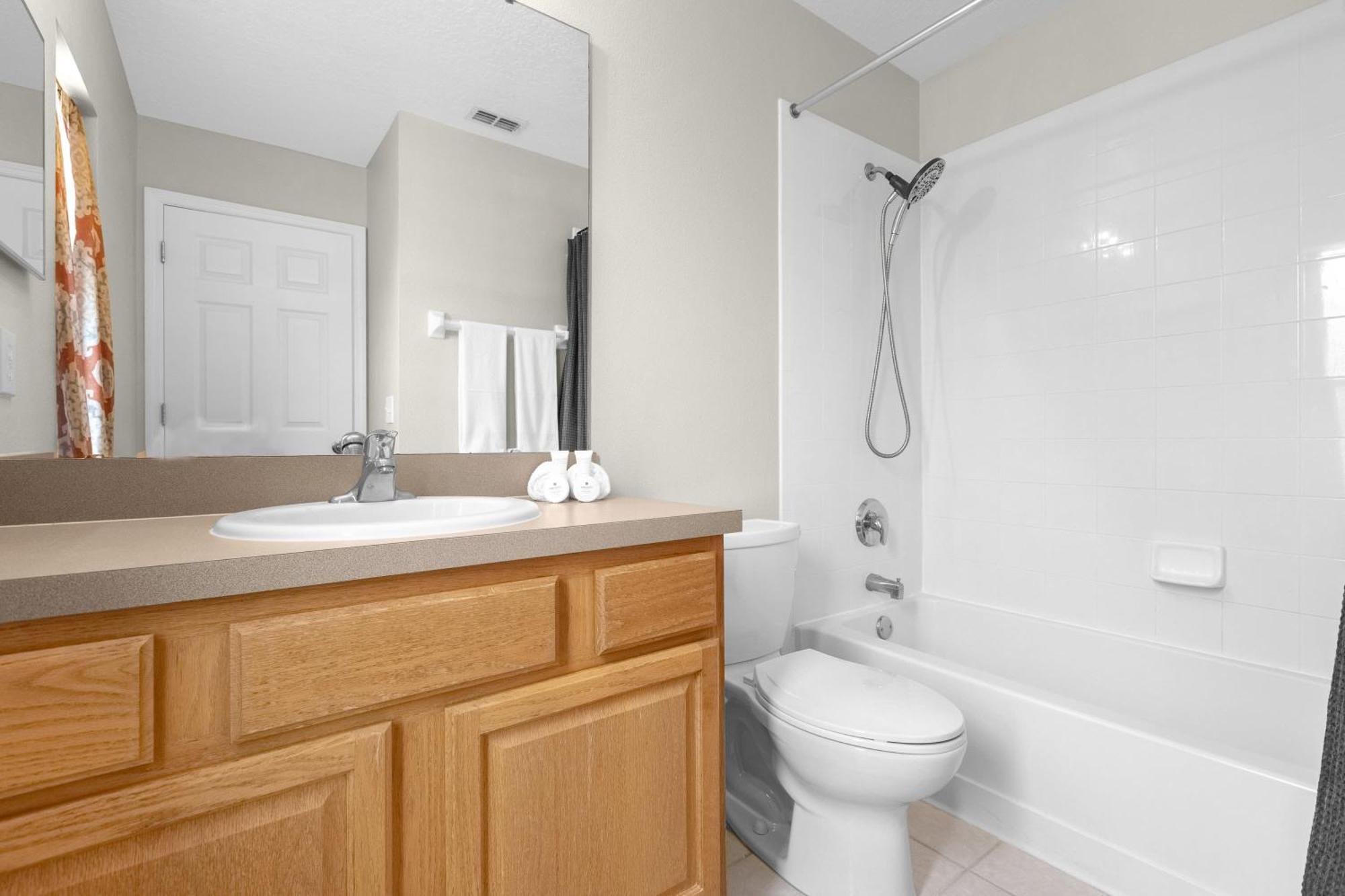 Large Spacious Home W Private Pool & Hot Tub Davenport Extérieur photo