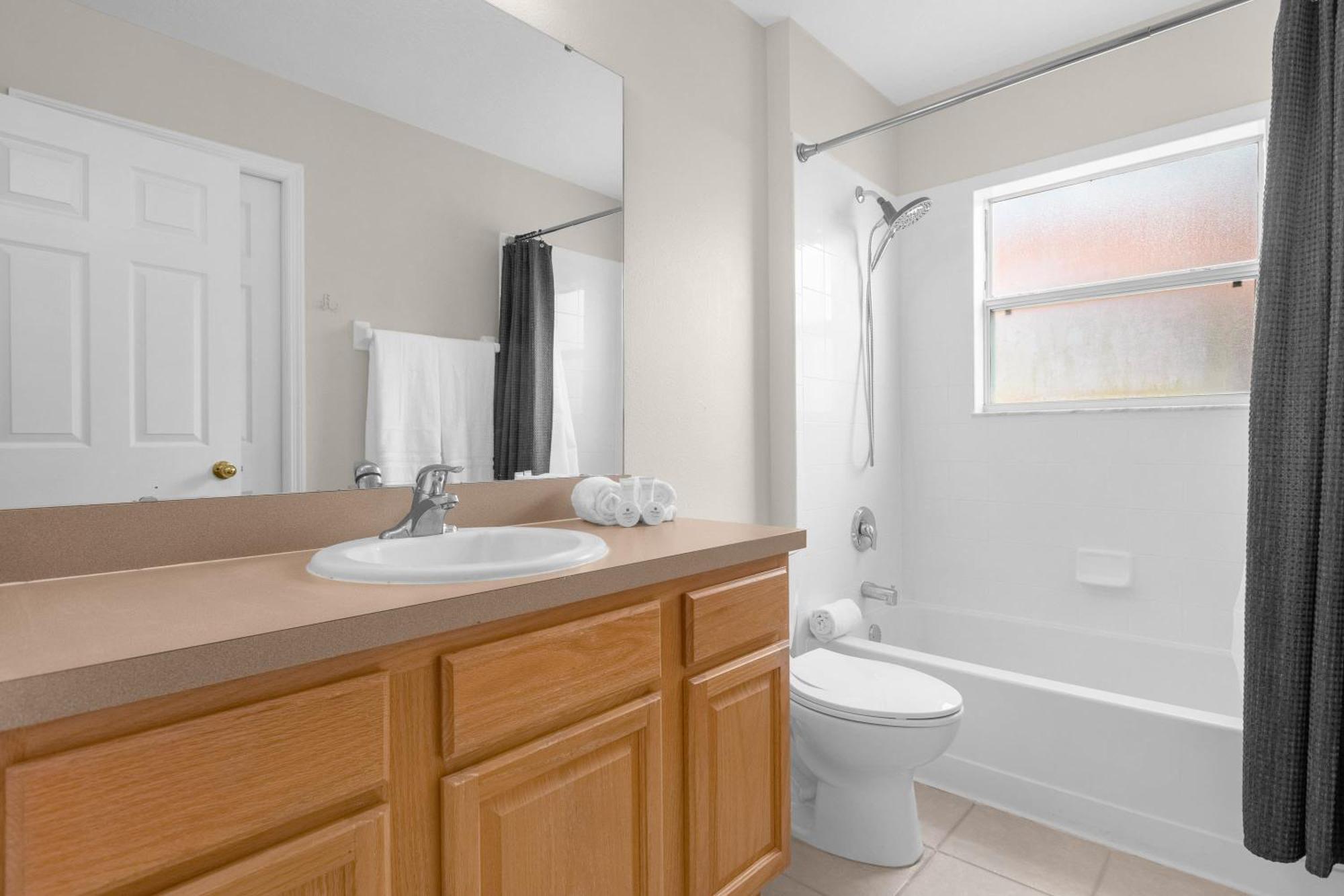 Large Spacious Home W Private Pool & Hot Tub Davenport Extérieur photo