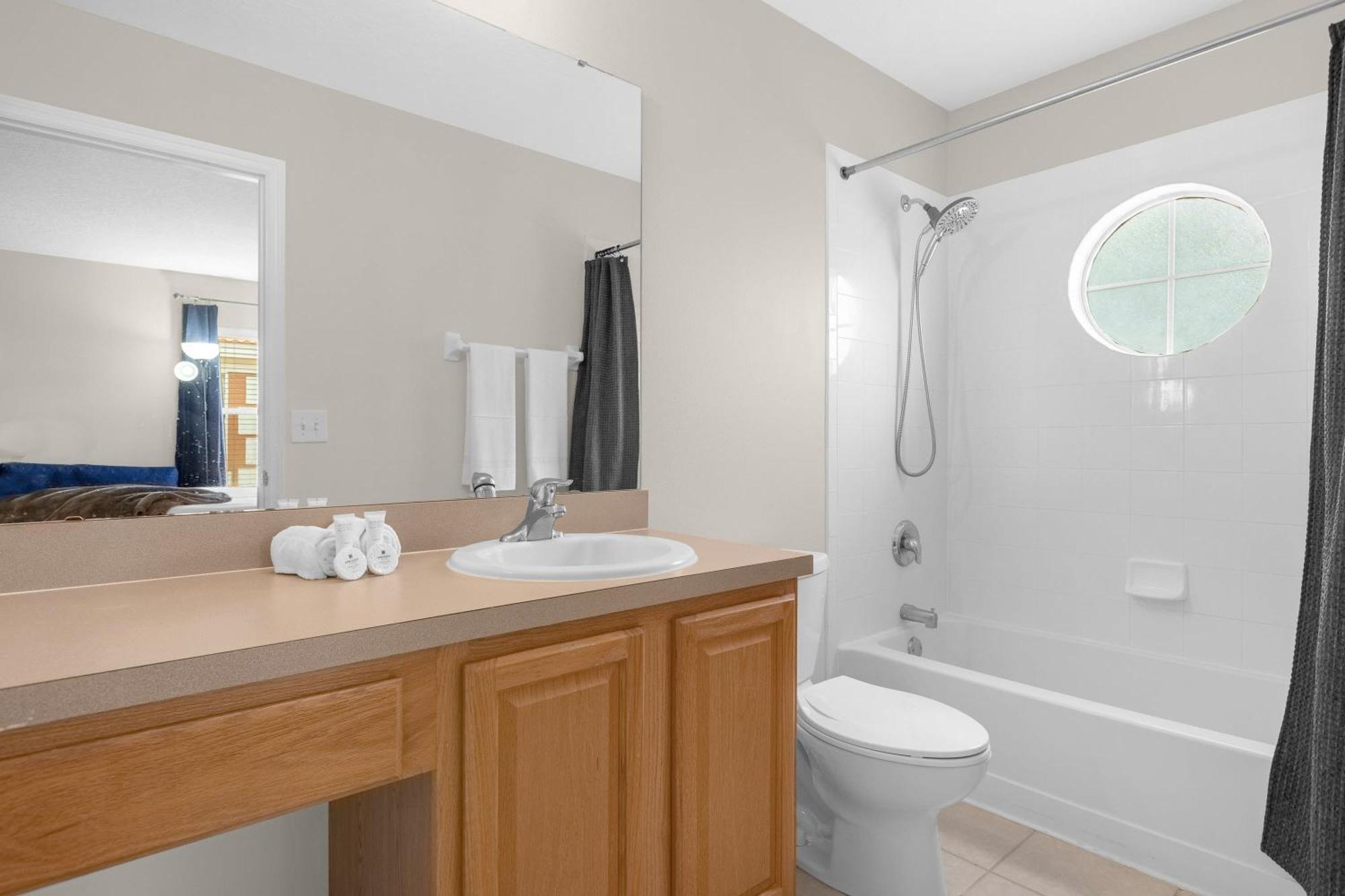Large Spacious Home W Private Pool & Hot Tub Davenport Extérieur photo