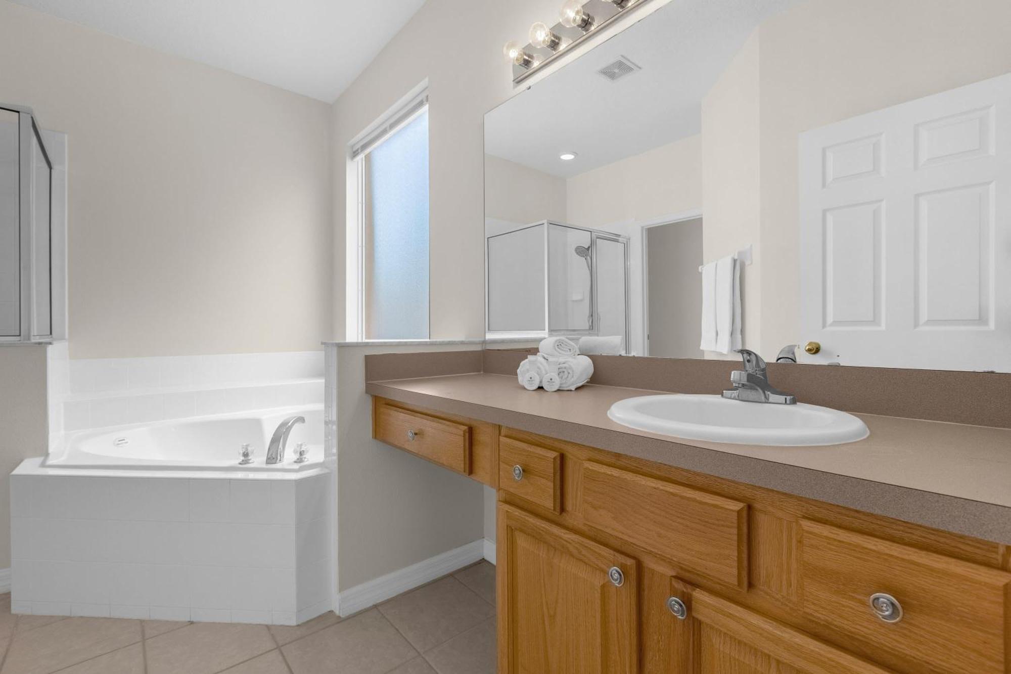 Large Spacious Home W Private Pool & Hot Tub Davenport Extérieur photo