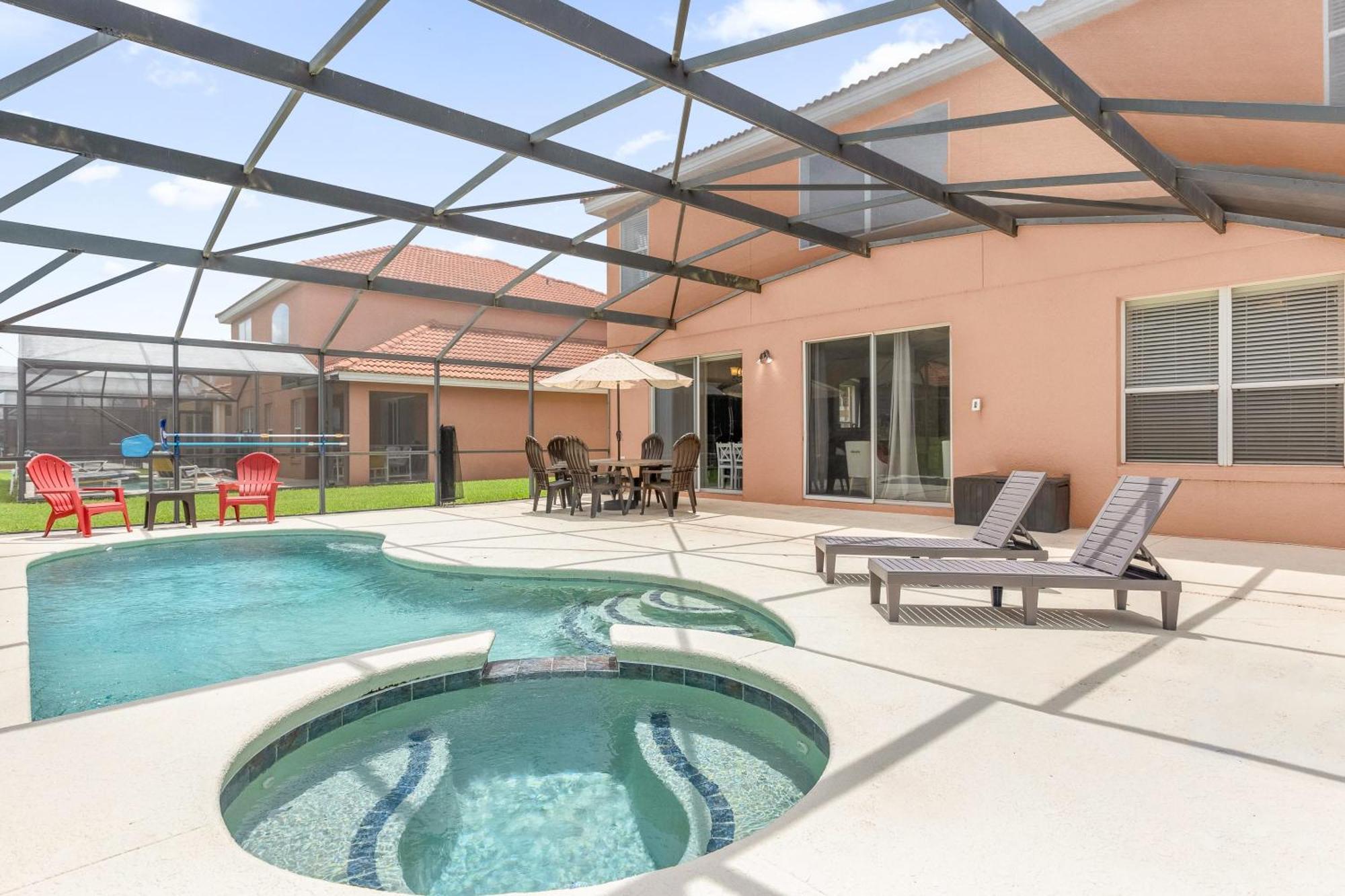 Large Spacious Home W Private Pool & Hot Tub Davenport Extérieur photo