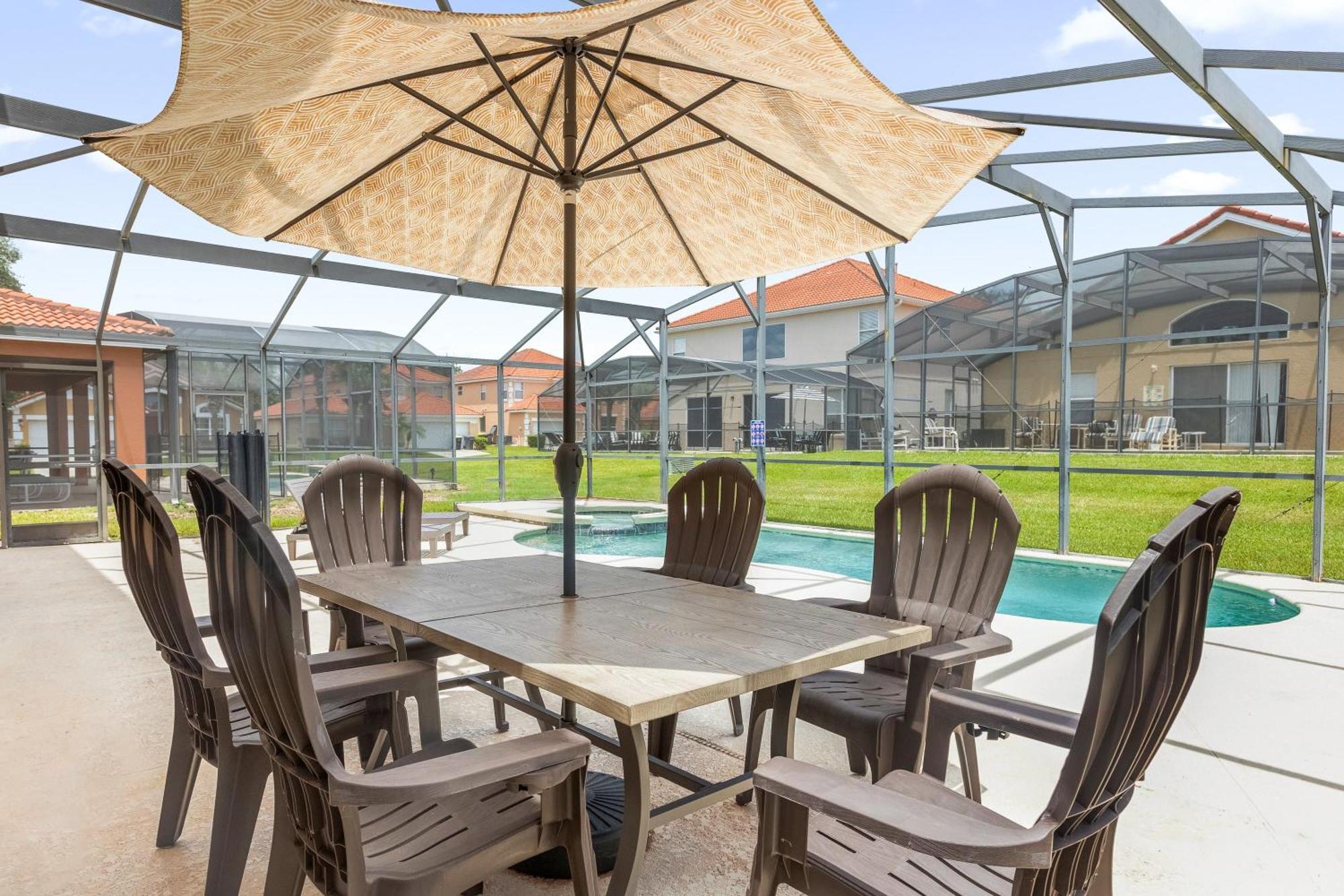 Large Spacious Home W Private Pool & Hot Tub Davenport Extérieur photo